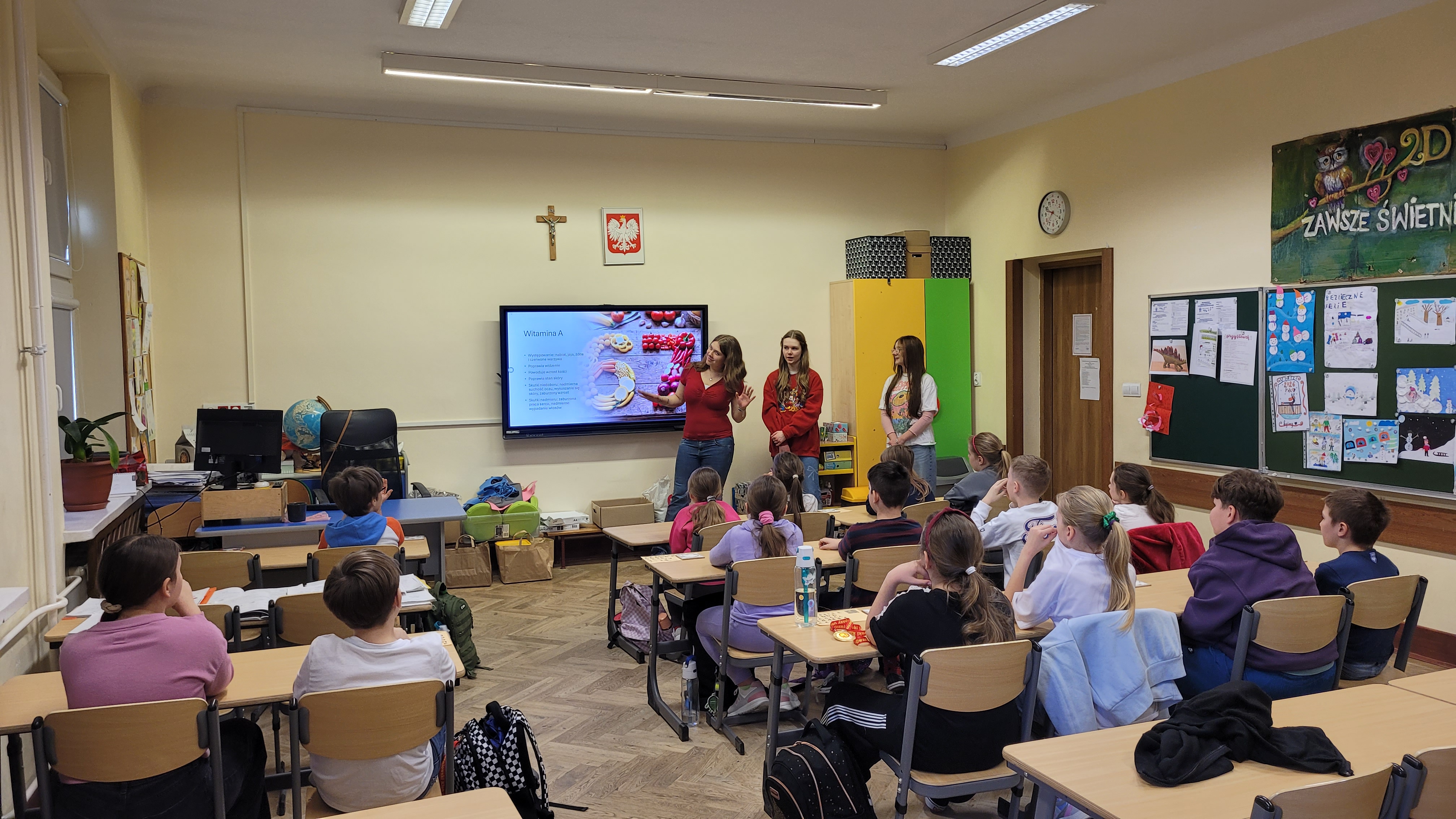 uczennice podczas realizacji projektu